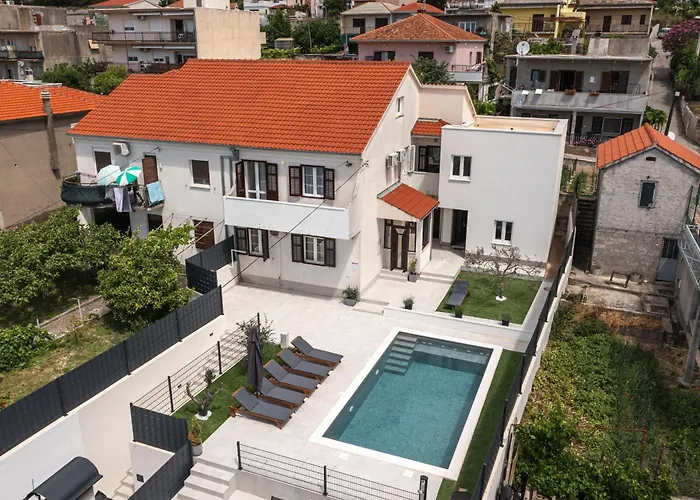 Casa vacanze Family Friendly House With A Swimming Pool Solin, Split - 25075 Solin