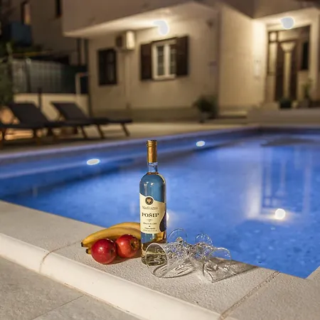 Family Friendly House With A Swimming Pool Solin, Split - 25075